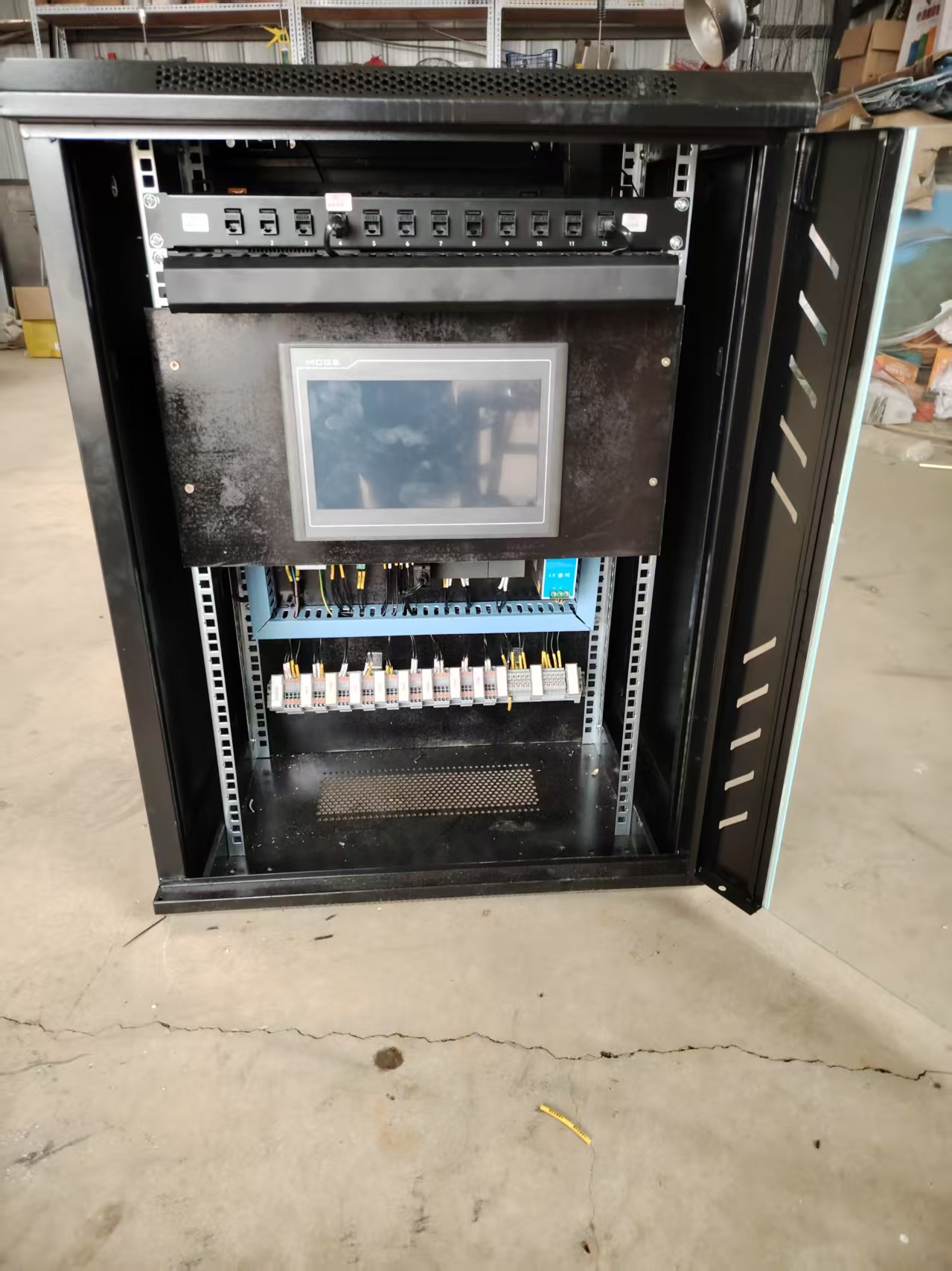 门禁系统服务柜